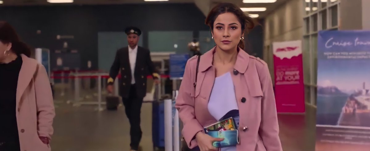 daffahojaosare's tweet photo. This scene is screaming aura 👑✨

#HonslaRakhTrailer #ShehnaazGill https://t.co/ChvBuYuVgW