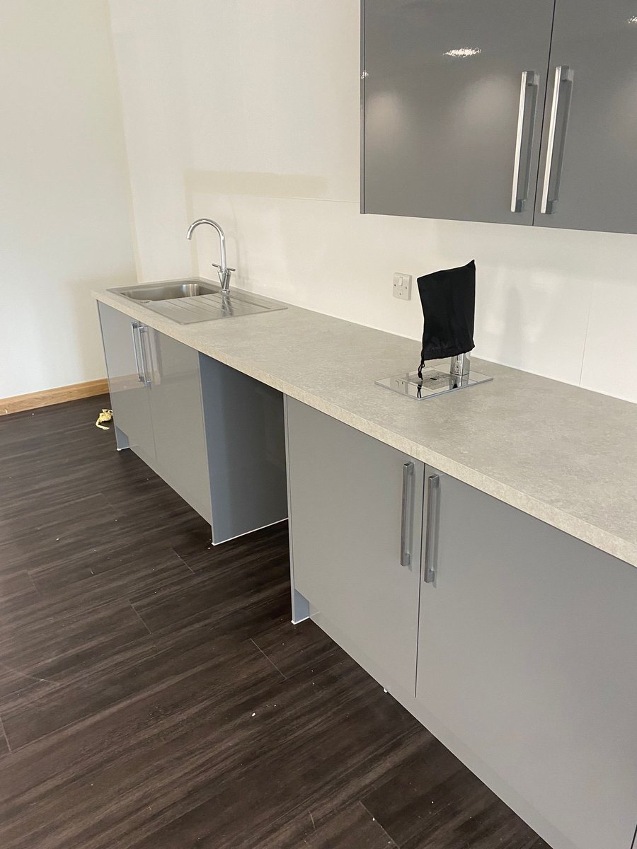 FutureMastics's tweet photo. Carrying out sealant application services to offices in Leighton Buzzard, Bedfordshire. #mastic #masticman #masticcompany #masticcontractor #sealant #sealantapplication #sealantcompany #sealantcontractor #Leightonbuzzard #Bedfordshire #East https://t.co/C7Jn8aT4Wx