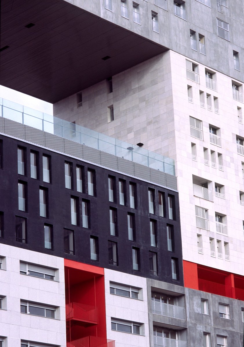 emvsmadrid's tweet photo. Vota en nuestro proceso participativo: '40 años, 40 edificios'. Ayúdanos a elegir la mejor promoción que la #EMVS ha edificado en sus 40 años de historia. Entre los proyectos elegidos: Sanchinarro VII, el gran mirador situado a 37 metros del suelo. #40emvs https://t.co/2jBs0taRLH https://t.co/lFab8ESOfX