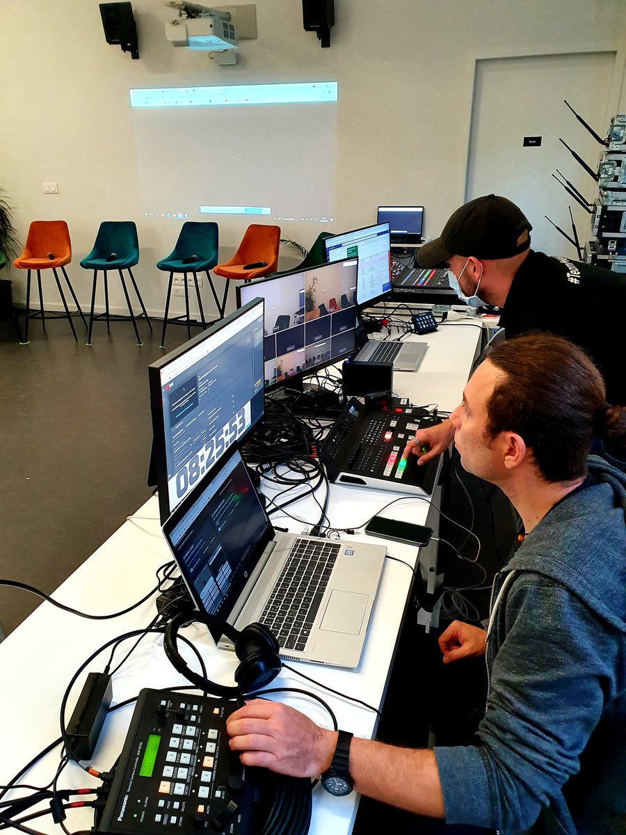 jfiliph's tweet photo. Régie ok
Salle de conférence ok
Micros ok
Badges ok
Équipe ok
Machine à café ok

👉La #MeleeNum n'attend plus que vous !

#TransfoNum #toulouse https://t.co/iDmCR7gO30