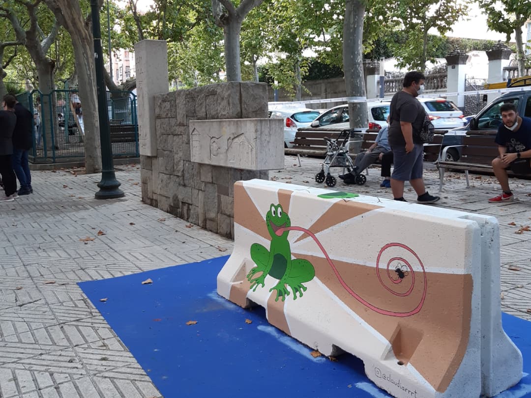IgualadaJove's tweet photo. Dissabte les joves @electrafestival van omplir d'art i colors tot el recorregut de la @firanoia amb la pintada de New Jerseys 🖌️🎨.
Estigueu alerta, els podreu veure a diferents punts de la ciutat ⚠️.
#igualada #igualadajove #laKaserna #calbadia #tardork21 https://t.co/yzOKb3CXJP