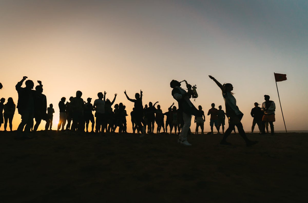 Edition 2021 du #B2BKiteSummit : plus de 200 #Entrepreneurs se lâchent à #Dakhla. Ils font la teuf, du kitesurf... et du business ! Ou l'art d'entreprendre sérieusement sans se prendre au sérieux. b2bkite.com @kiteandconnect <a href="/HouitteLaurent/">Laurent twit</a>