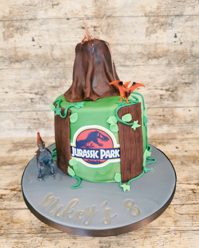 bishylicious's tweet photo. For the 8th birthday celebrations of Mikey on Saturday. Specific request for a Rainbow sponge piñata birthday cake with an erupting volcano & dinosaurs 🎂🌈🌋🦕🦖 #dinocake #rainbowsponge #pinatacake #volcanotopper https://t.co/i8mQFZDBpk
