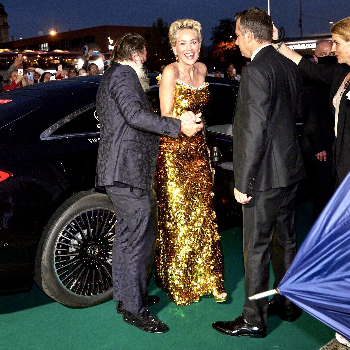 ZFFnightly's tweet photo. Thanks for the mention! NewInZurich: See more photos of #SharonStone receiving her #GoldenIcon award at @zurichfilmfest here: https://t.co/2Kckcf3Kly 📷 by @goodluxphotos for #zurichfilmfestival #zff #zff2021 @ZFFnightly #zurich #switzerland https://t.co/guKwTNUR6g xo xo #ZFFni…