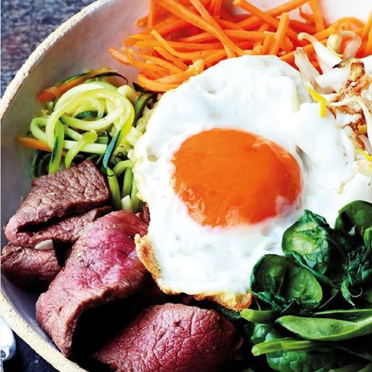BonsFogonsGI's tweet photo. A @umaigirona tenen claríssima la importància d'una bona alimentació combinant tots els nutrients necessaris 🍳🥕🥩🥒.

#bonsfogonsgi #girona #SomGastronomia #restaurantsgirona https://t.co/6yBmt5gvUs