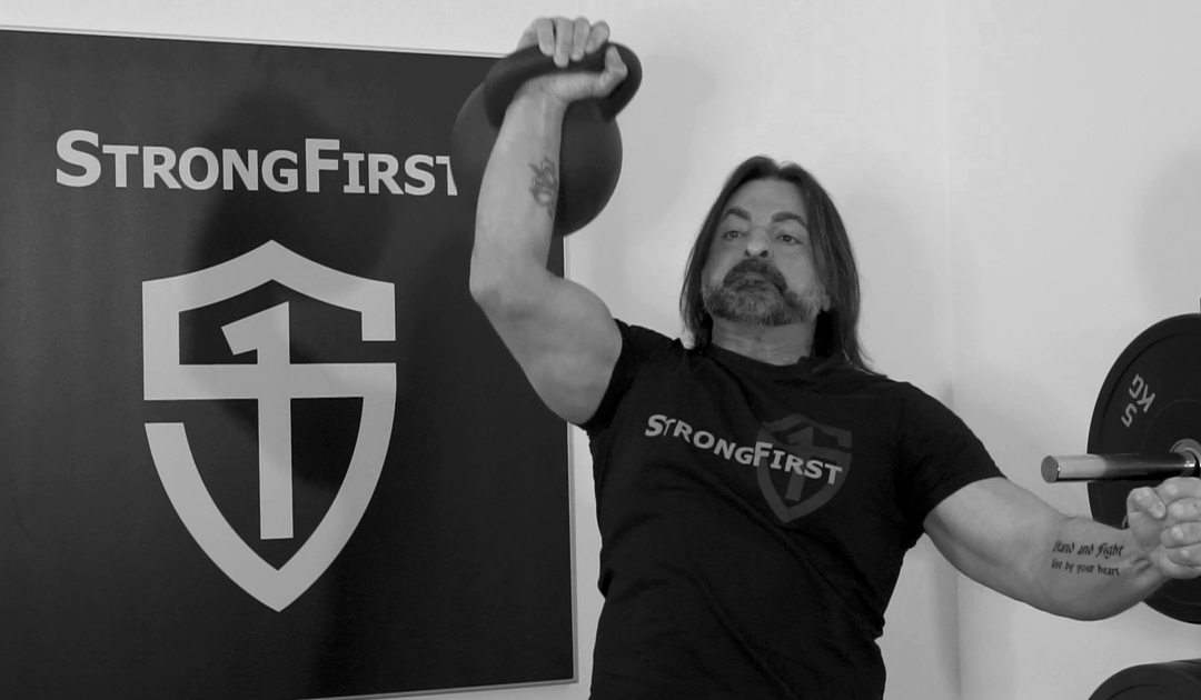 BeStrongFirst's tweet photo. [VIDEO TUTORIAL] A “double trigger” for a most powerful start—an essential StrongFirst cue taken to the next level.

>>>  https://t.co/lD7c1Fvmnn

#strongfirst #kettlebell #militarypress #kettlebellpress #trigger #doubletrigger #victorious #bestrongfirst https://t.co/vjSYbfP1C1