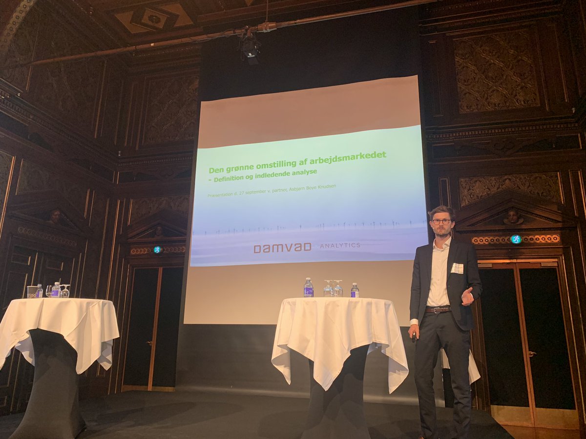 stateofgreendk's tweet photo. Hvad er grønne jobs? @asbjornbk og #Damvad, @concitoinfo og @mandagmorgen lancerer ny definition på grønne jobs og kompetencer på scenen nu på #the2030countdown https://t.co/NkNbQ3fqmg