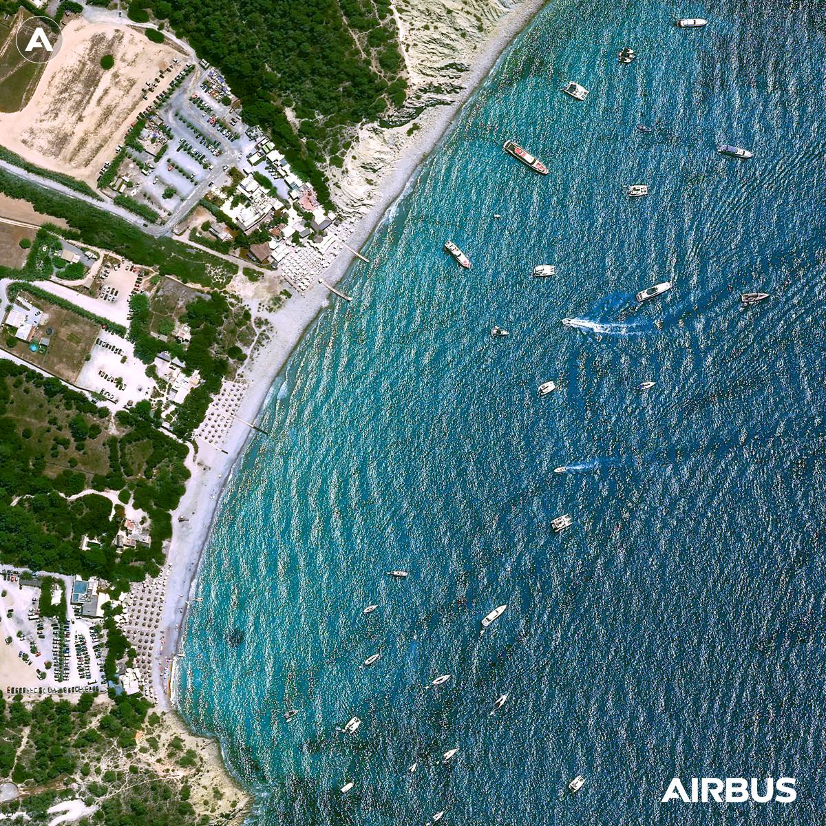 AirbusSpace's tweet photo. Dig out your passport, its #WorldTourismDay!
Boost your #MondayMotivation with this #PleiadesNeo🛰 high resolution imagery of the Balearic Islands’ crystal-clear waters and white sandy beaches🏖🕶
And let’s get on an @Airbus aircraft 🛫 to Ibiza! https://t.co/lLEPyPPKg8