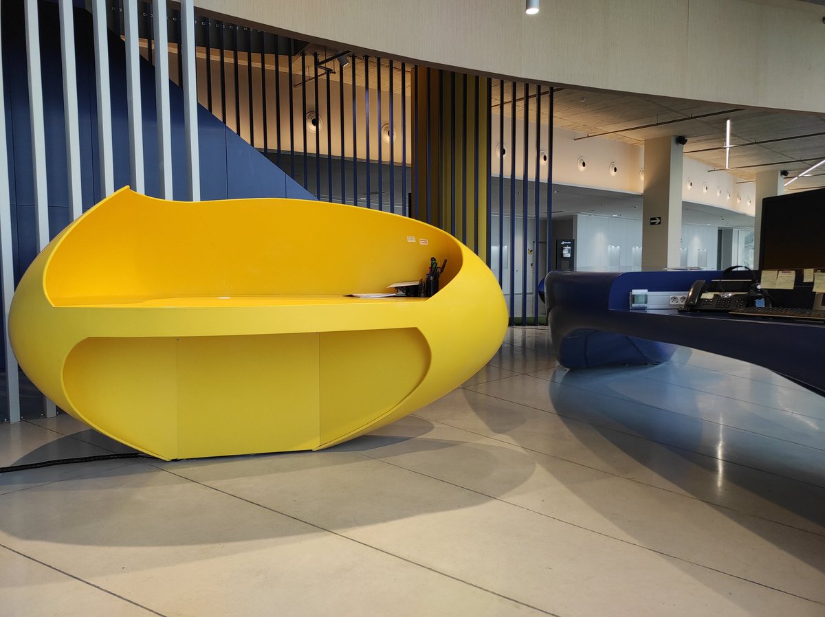 EbantechOficial's tweet image. Llamativo, simple y funcional, así este pequeño escritorio en #solidsurface

#ebantech #ebanisteria #hanex #furniture #design #inspiration #architecture #arquitectura #interiorismo #table #desktop #yellow #office #reception #recepcion #mueblesamedida #murcia #alicante