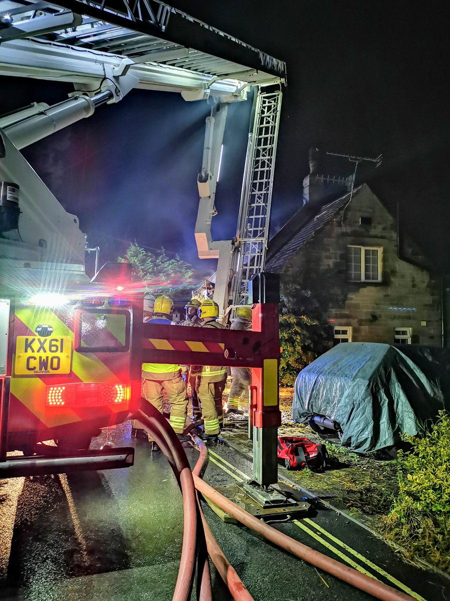 HIWFRSRYDE's tweet photo. After what was a reasonably quiet shift yesterday, as we finished at 7pm our pagers called us back out to attend the devastating fire at Calbourne. Our thoughts are with the owner and anyone else affected by this fire. Please avoid the area as crews remain on scene damping down. https://t.co/oJYVFqDG5e
