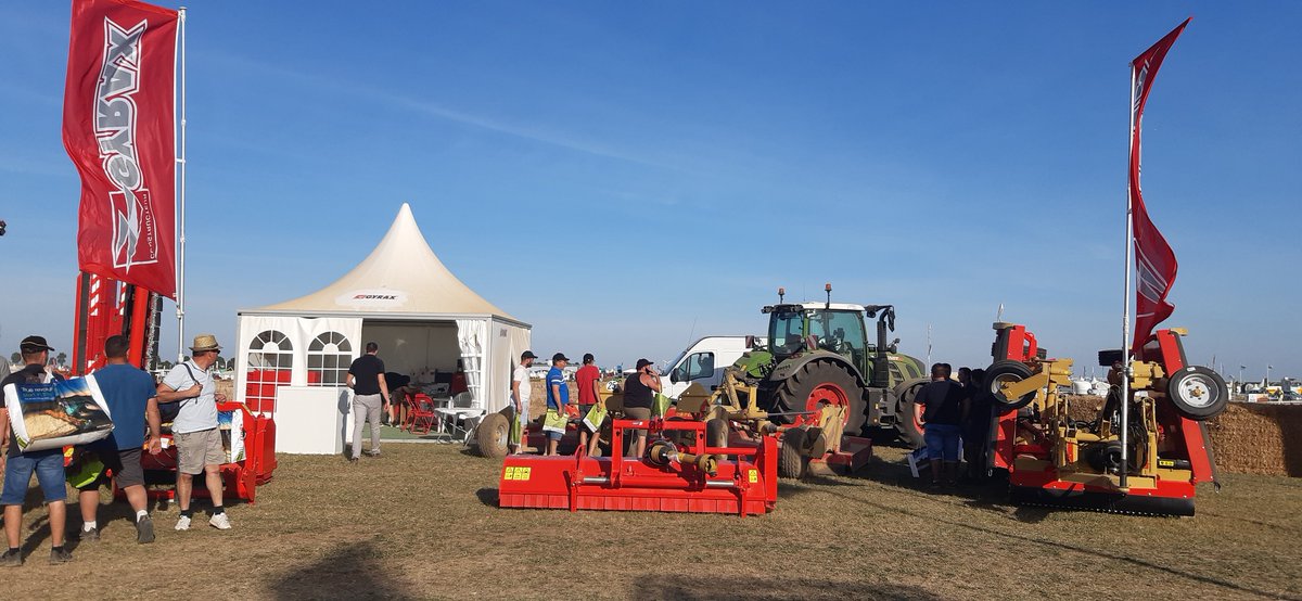 Innovagri1's tweet photo. 𝐋'𝐚𝐟𝐭𝐞𝐫 𝐬𝐡𝐨𝐰 𝐛𝐲 #GYRAX
"Innov-Agri 2021 a été couronné de succès par la quantité que la qualité des agriculteurs reçus sur notre stand GYRAX avec un net intérêt pour les nouveaux broyeurs grandes largeurs ainsi que pour les bennes BMXL gros tonnage en 40 km/h ." https://t.co/ve27UUxrkx