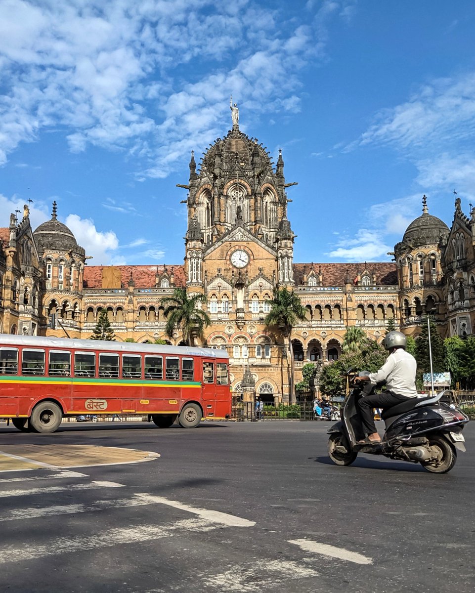 I happened to visit this place almost after 2 years. Fun fact: I never clicked photo of Chatrapati Shivaji Maharaj Terminus before. 👀

#cst #mumbai #heritage #teampixel #mymumbai #ThePhotoHour