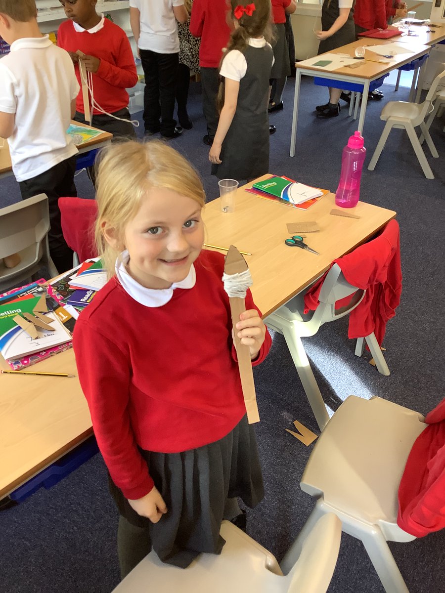 EastwayPrimary's tweet photo. Y3 with our finished examples of skill work. We did it! We never gave up! #stoneagetools https://t.co/B2z1ouKx3h