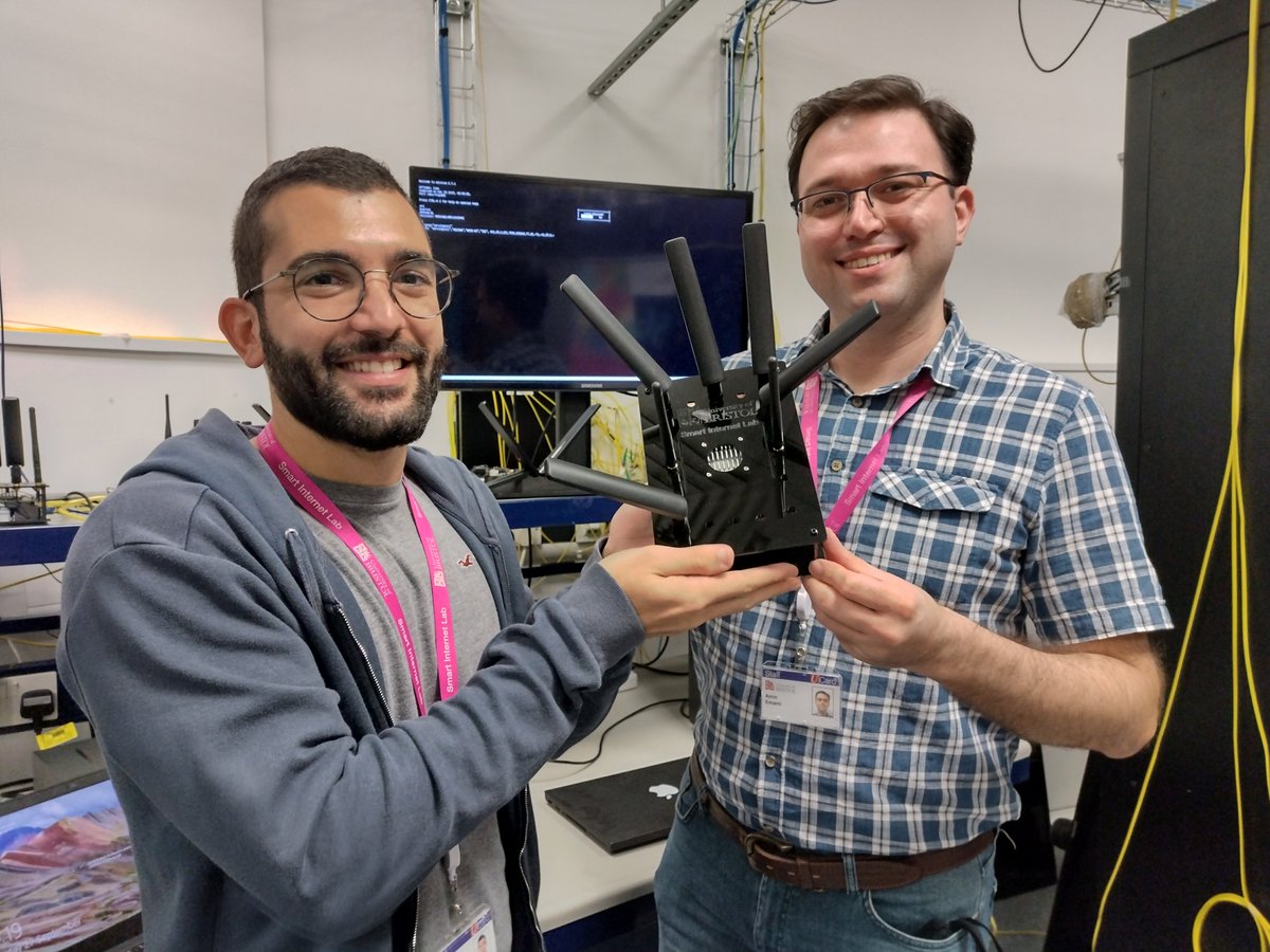 bristol_smart's tweet photo. Amin Emami and @cvrontosc present the Smart Internets Lab's in-house built #5G hub for multi-access wired and #wireless connectivity This is one of 5 which will be used to experiment and demonstrate various research projects https://t.co/PxlvnAtQtB