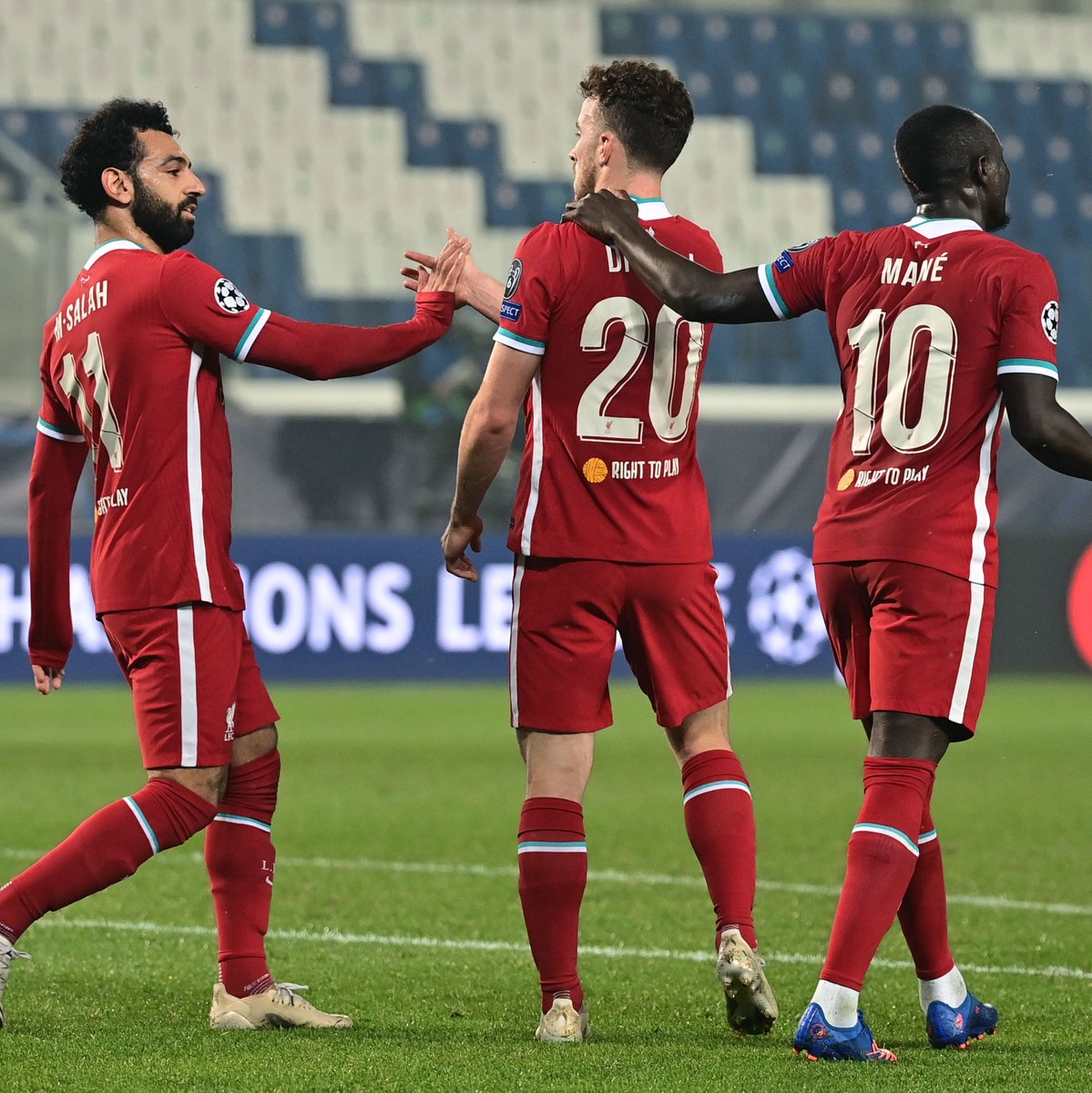 estoesanfield_'s tweet photo. 🎙️@DiogoJota18:
"Sabía que los atacantes del #LFC eran uno de los mejores tríos del mundo. Sólo quería venir y dar lo mejor de mí. Luego es el entrenador quien decide. Estos jugadores te ayudan porque todos queremos ganar".
#UCL #POLIV #LFC https://t.co/NU6p5az0j3