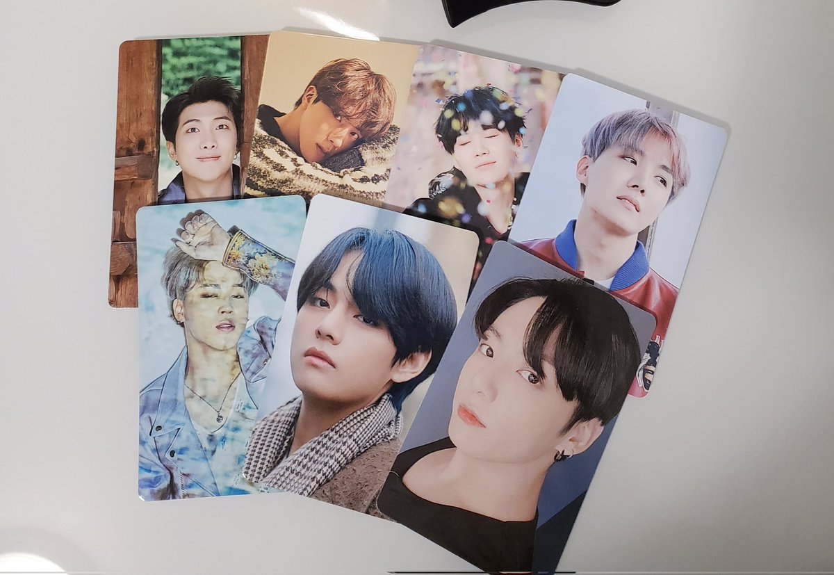 hotteok_pwr's tweet photo. ✨ BTS WW GIVEAWAY ✨

♡ BTS photocards

Rules
- follow, like, retweet
- ends in 24 hours  

Good luck! 💜 @BTS_twt

Link to our shop -> https://t.co/rpSGU1OR6r https://t.co/fj3BxZX6pK