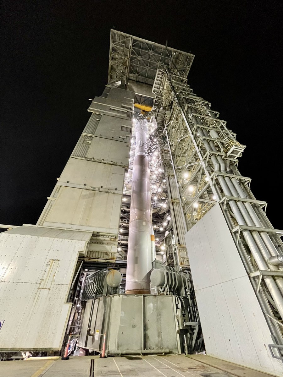 ulalaunch's tweet photo. The Mobile Service Tower has begun to retract from the #AtlasV. An undercarriage transport system is rolling on rail tracks to move the 260-foot-tall, 11-million-pound (79-meter; 5-million-kg) gantry away from the rocket. https://t.co/W859rlSMf3 https://t.co/lpk1TJPzoD