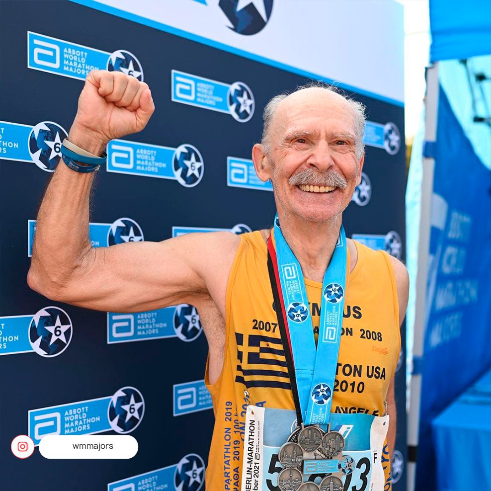 ESPNRun's tweet photo. ¡Una verdadera historia de superación! 🙌🤩😍

Con casi 70 años, y después de haber corrido su primer Major en #Boston hace 11 años, Dimitrios Chronis 🇬🇷 se transformó en #SixStarFinisher tras completar el Maratón de #Berlín. Nunca es tarde, ¿verdad?

#ESPNRun https://t.co/koZwUHMUXi