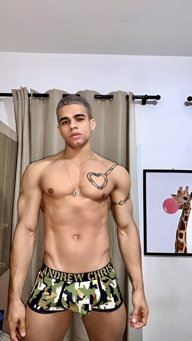 Bom dia. Buenos dias. Good morning. Bonjour!! 🤩🥰@andrewchristian #andrewchristian @ACenEspanol https://t<a href="/tag/andrewchristian"class="tags"><span>#andrewchristian</span></a>