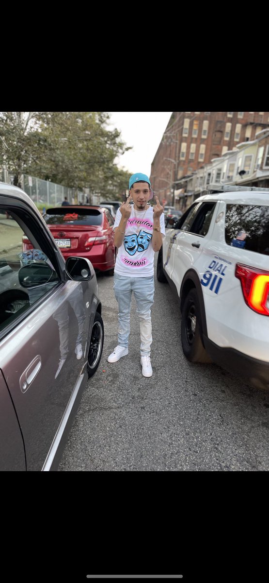 TheRealMir____'s tweet photo. IMMM 2 SEXY 4 THIS TRAPP https://t.co/1cg3DomZns