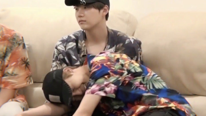 sujimgalIery's tweet photo. jimin's safe place ♡ https://t.co/gHbj3YQhiF