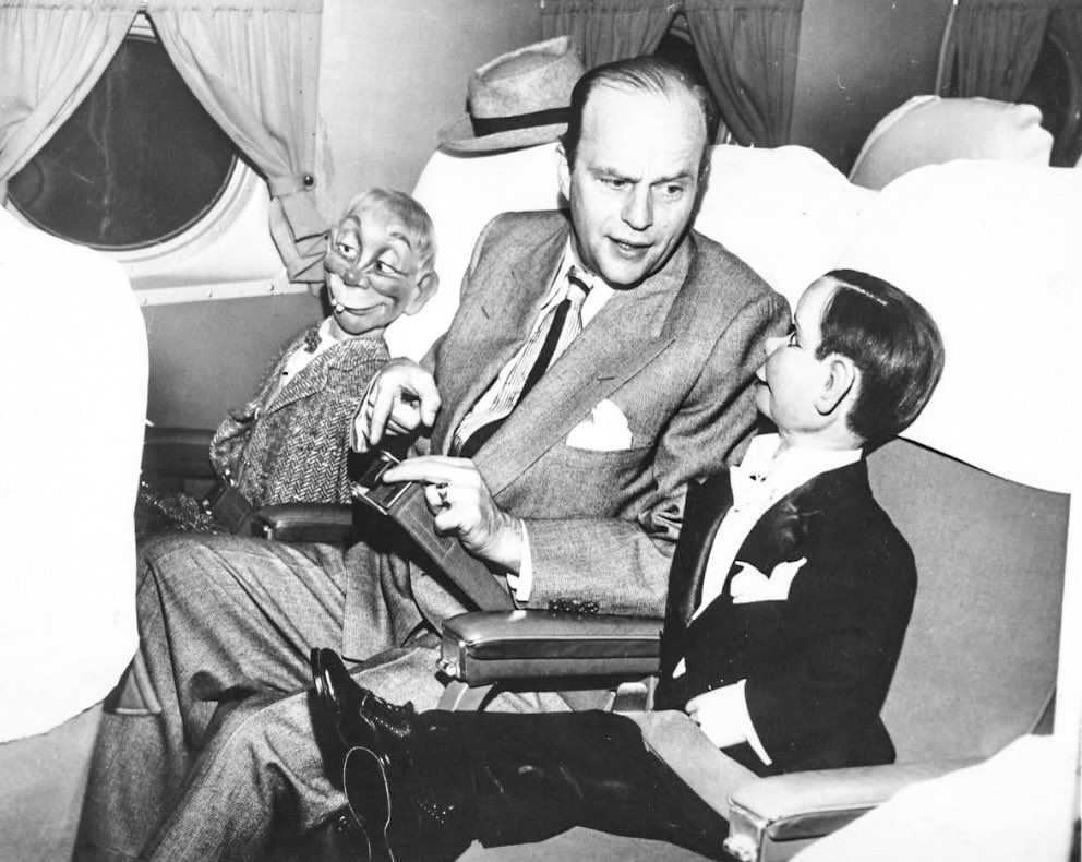 CelebMuseums's tweet photo. #Ventriloquist #EdgarBergen, along with his wooden creations #CharlieMcCarthy & #MortimerSnerd, conquered Vaudeville, radio. movies, television, & more! @EdgarBergen205 @whyDabe @ventriloquist @OldtimeradioF @oldtimeradio2 @oldtimeradio1 @OldTimeRadio @OldTimeRadioNWN https://t.co/nHFJOJoFtS