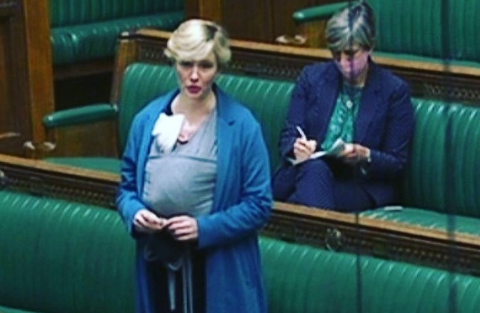 Maternitait's tweet photo. In aula con il bebè: la deputata britannica difende i diritti delle donne - https://t.co/ldTrWw8yyc https://t.co/CM9F6zgtsQ