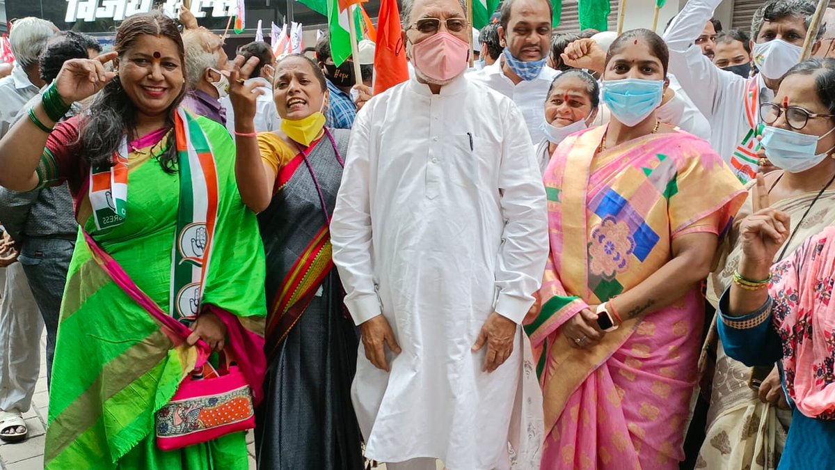 FirosKutty1's tweet photo. 🇳🇪Mumbai Congress party🇳🇪
Mumbai Congress party president 🔹Shri .Bhai Jagatap ji
▪️किसान के सन्मान में काँग्रेस मैदान में▪️
⚫Bharat Band⚫
🔹 Hukum Raj Mehta ji District President
🔹Haji Babbu Khan
Chairman 
🔹 Shri. Laxman Kothari ji
🔹Firoz kutty
Mumbai Social media https://t.co/H4yCx1CkZz