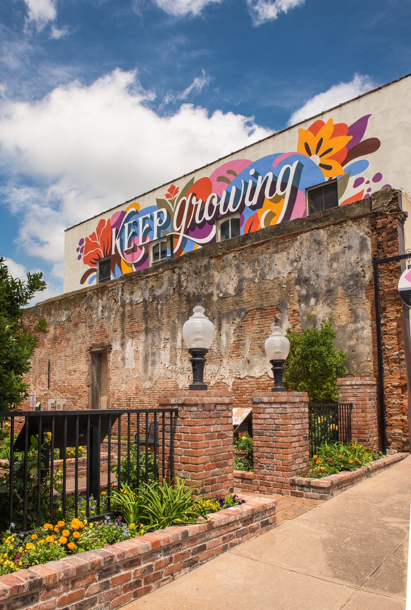 visitbrenham's tweet photo. Want to watch the next mural installation in @downtownbrenham? Come to the free Texas Arts &amp; Music Festival, Oct 16-17 to experience the painting of our next mural by renowned artist @leviponce. 
Pictured is the 2020 mural by @taraleighjohnston. https://t.co/JmQmYAiCgz