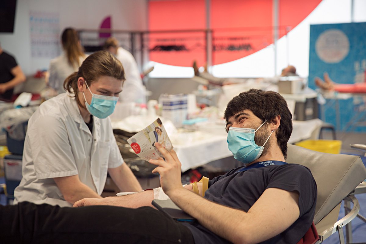 [CP 📰] URGENT : Réserves de sang trop basses 🩸🩸🩸
François Toujas, Président de l’EFS, appelle à une
mobilisation générale pour le #dondesang ➡️efs.sante.fr/sites/instit/f…