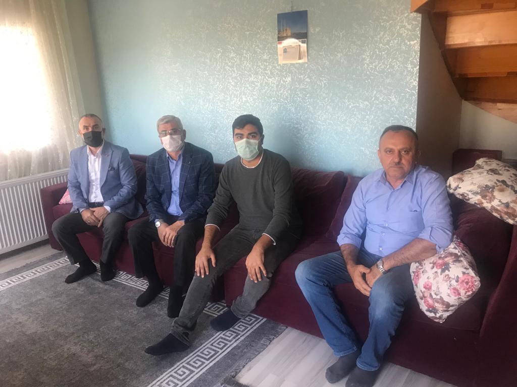 AdilKANDEMR1's tweet photo. Mevlana Mahallesi Yönetim Kurulu Üyemiz Yusuf BİLGİN’e geçmiş olsun ziyaretinde bulunduk.

Rabbim tüm hastalara şifa versin inşAllah. https://t.co/prxtBbFzok