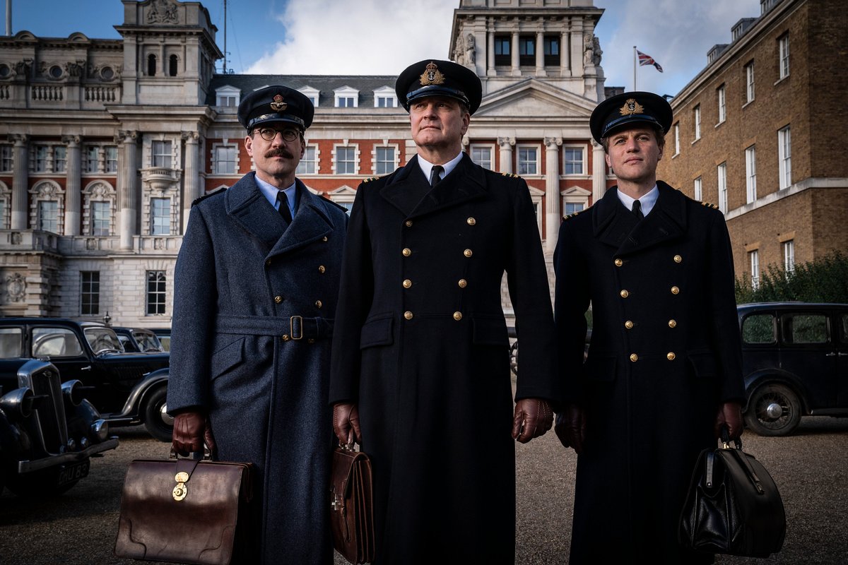 TheatreHD's tweet photo. Два мистера Дарси на задании Уинстона Черчилля!
Netflix поделился первыми тремя кадрами нового фильма Operation Mincemeat. В ролях Колин Фёрт, Мэтью Макфэдиен, Джонни Флинн (в роли Яна Флеминга), Келли Макдональд, Джейсон Айзекс, Пол Риттер, Марк Гэтисс и Саймон Расселл Бил. https://t.co/IIeOjwxlmj
