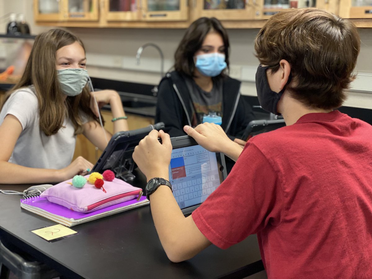edUcation_frwd's tweet photo. Kicking off the week teaching #Biology and couldn’t be happier!
🧠-Power in here is Bananas!
🎛🚀✨🧬

@NSTA @STEM_Saratoga @NASSP @BillGates @melindagates @GatesUS @WRCCSworks @create4stem @STEMForward #STEM #STEaM #PBL #CBE #COMPETENCYBASEDed #Science #ProjectBasedLearning 🧪🔁 https://t.co/TVY7abbcAW