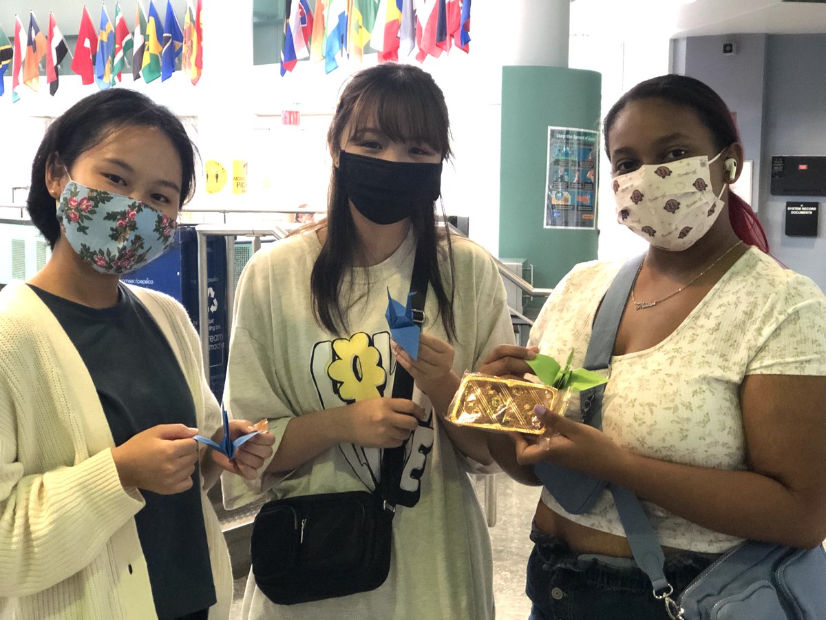 csinews's tweet photo. See it: Students and staff got to learn more about the Moon Festival this past week, brought to them by the Center for Global Engagement.  Join the virtual event tomorrow at
https://t.co/f3cjV1MYiE 
#CSI #CUNY #StatenIsland #CSIDolphins #NYC #WeAreCSI #CollegeOfStatenIsland https://t.co/kmPH4pExdK