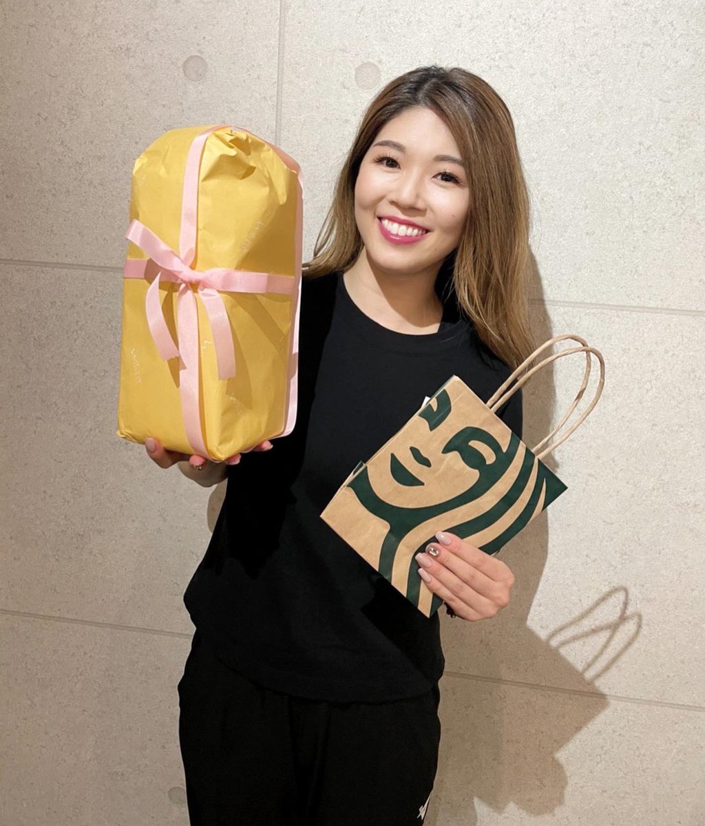 aya919cheer's tweet photo. 私ごとですが先日誕生日を迎えました💐
今年もたくさんの方からお祝いしてもらい、幸せいっぱいです🙏🏻✨ひとりひとりのメッセージが嬉しすぎて…みなさん本当にありがとうございます!😭💕引き続き、私らしく充実した年にしていきたいと思います🌈
#birthday
#Sep19th https://t.co/sGm1YnjSZP