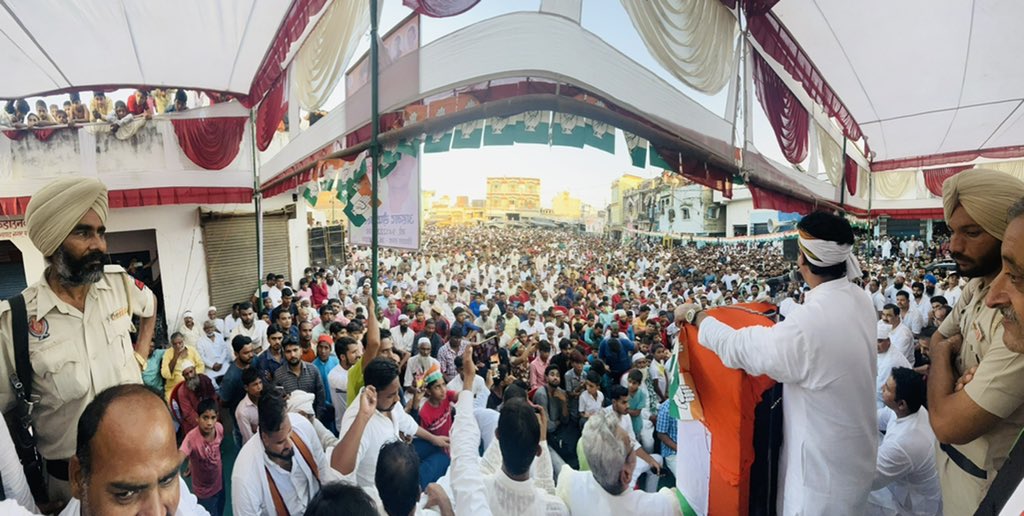 INCMinority's tweet photo. राष्ट्रीय चेयरमैन इमरान प्रतापगढ़ी जी के लिए आज ठाकुरद्वारा विधानसभा मुरादाबाद की न्याय पंचायत ढकिया में स्वागत समारोह का एक कार्यक्रम था, जिसे चेयरमैन साहब ने किसानो के भारत बंद के समर्थन में पूरी तरह से किसान ऑंदोलन को समर्पित कर दिया ।
@ShayarImran 
#Moradabad #BharathBandh https://t.co/UYwHsAsNDv