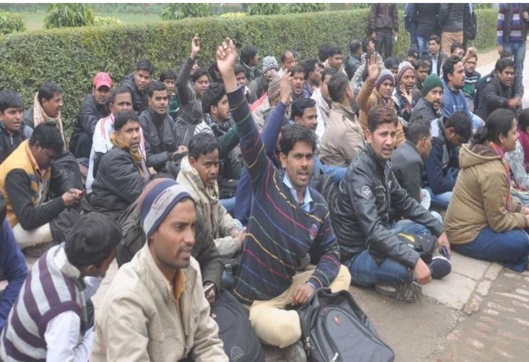 MunsafirA's tweet photo. You know modi ji we are students , we can do anything ,,,, listen ,-anything

#PMOIndia 
#railway_groupd_examdate 
#Railwayministryofindia 
#NarendraModi https://t.co/O20hkr0tKr
