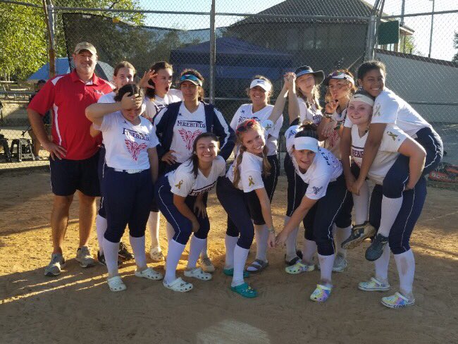 When you go 5-1 and come up short in the Championship Final <a href="/SoftballFactory/">Softball Factory</a> Eastern Classic you take a picture🔥Way to ball out ladies, team avg .356, 53 hits with 6💣 and lights out pitching - 3 shutouts &amp; No-No💪 #FIREBIRDUP <a href="/FirebirdsFP/">Firebirds Softball</a> <a href="/IHartFastpitch/">I❤️Fastpitch</a>