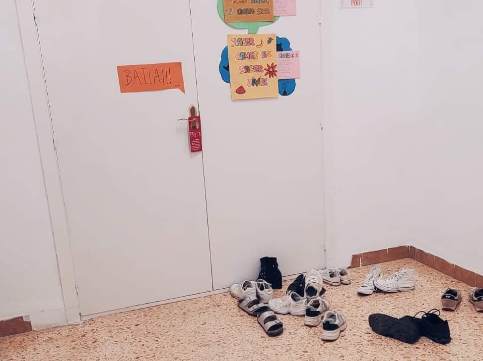 CSD_ALICANTE's tweet photo. Cumpliendo protocolos 💪🏻💪🏻
La COVID-19 ha cambiado nuestro día a día, pero ya tenemos 100% interiorizados todos los protocolos.
🦠✖️⛔
#meces2 #csdalicante #enseñanzasartisticas
#enseñanzassuperioresdedanza #enseñanzasartisticassuperiores
@GVAinnova @DIseacv @iseacv https://t.co/a5enmWL1gm