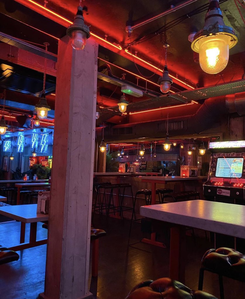 bunkwings's tweet photo. As we say goodbye to Summer 2021 and the colder months creep in, Bunk’s cosy underground lure becomes irresistible as we satisfy your Cocktail &amp; Wing cravings on a daily basis 🍂🍗🍹

Head in to see us today from 5pm, no bookings required https://t.co/xXZttSBZGv
