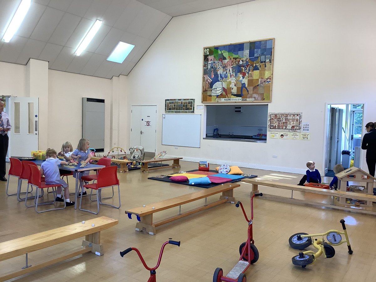SchoolReedness's tweet photo. Our school hall looks amazing. We are ready to welcome any pre school children for an afternoon of fun activities. Every Monday 2-3pm. Spread the word. Doesnβt matter where you are, you will be welcome #nursery #goole #preschool #community #reedness https://t.co/W12PtjE9dQ