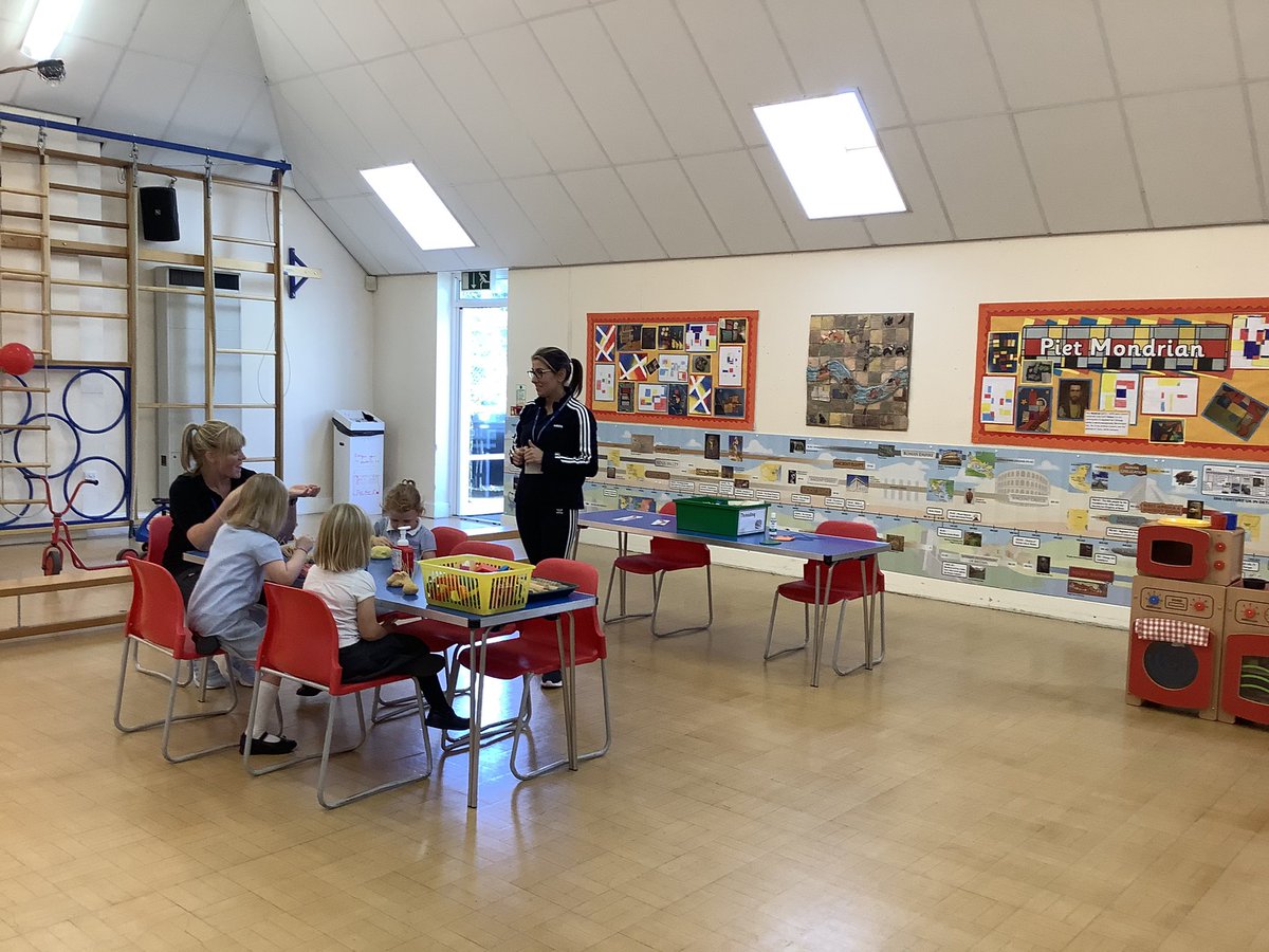 SchoolReedness's tweet photo. Our school hall looks amazing. We are ready to welcome any pre school children for an afternoon of fun activities. Every Monday 2-3pm. Spread the word. Doesnβt matter where you are, you will be welcome #nursery #goole #preschool #community #reedness https://t.co/W12PtjE9dQ