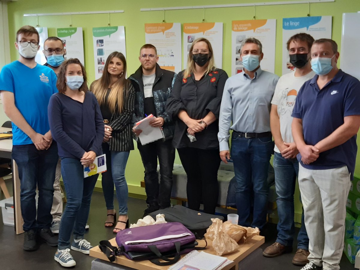 HerveMardele's tweet photo. Le 21 sept au sein du Gleam
EDF a organisé une formation à la médiation sortante (Ealise) auprès des médiateurs du Gleam et de la Regie de quartiers de Trelaze
Cette journée fut riche en échanges et partages
L'après-midi fut consacrée à  la mise en pratique #précaritéenergetique https://t.co/q7O7yO5YtV