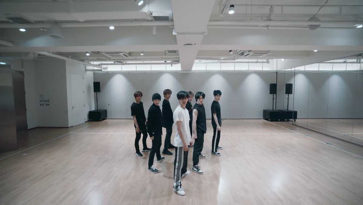 97JJHOLIC's tweet photo. to all nct' dance practice rooms, you will be missed. https://t.co/eUwGLTjGDH