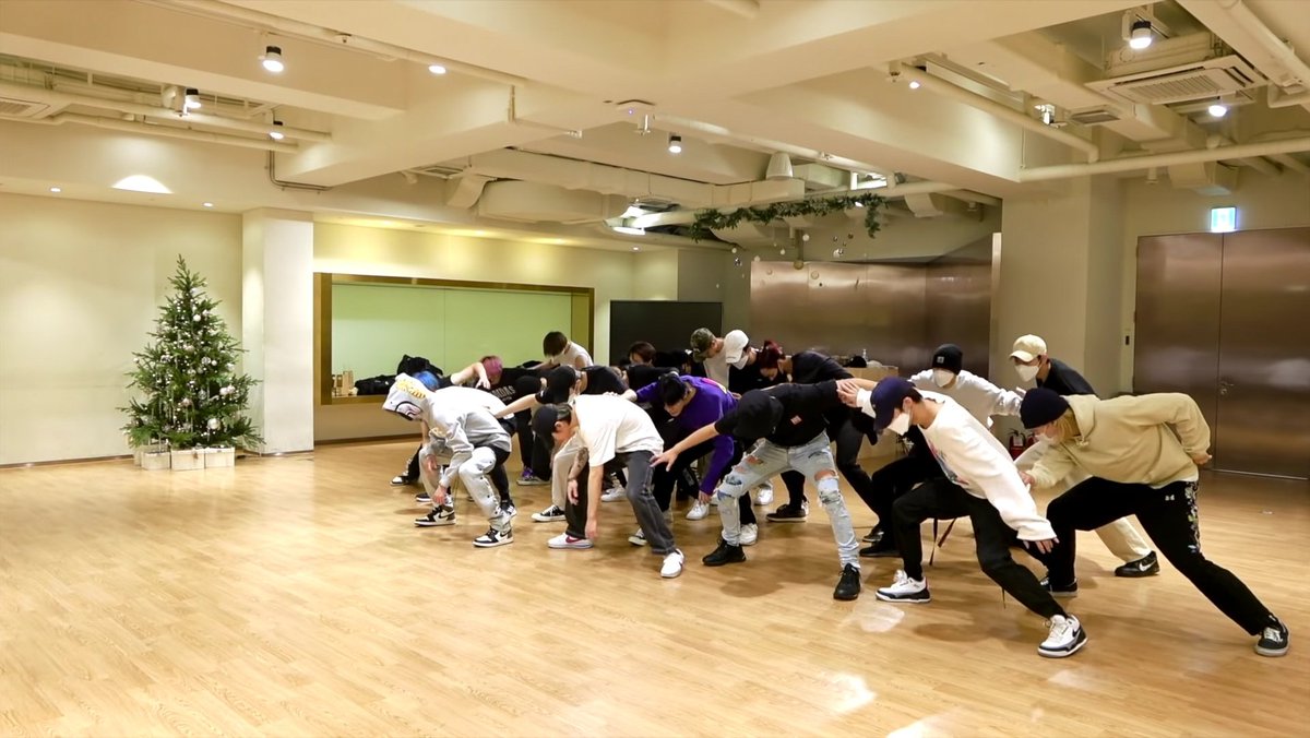 97JJHOLIC's tweet photo. to all nct' dance practice rooms, you will be missed. https://t.co/eUwGLTjGDH