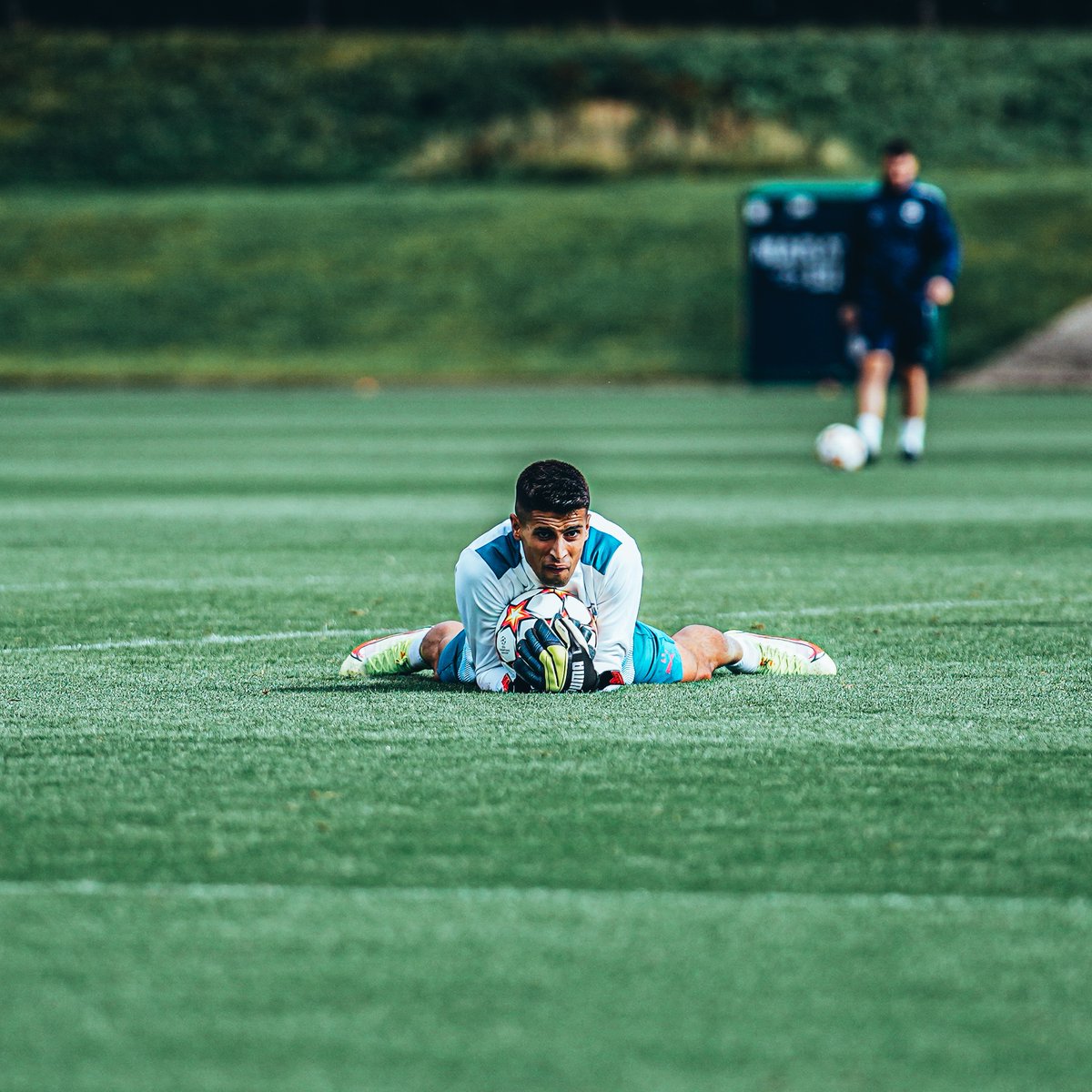 Manchester City (@mancity) on Twitter photo Has <a href="/kylewalker2/">Kyle Walker</a> been giving you goalkeeping tips, Joao? 😅
🔷 #ManCity | mancity.com Has <a href="/kylewalker2/">Kyle Walker</a> been giving you goalkeeping tips, Joao? 😅
🔷 #ManCity | mancity.com