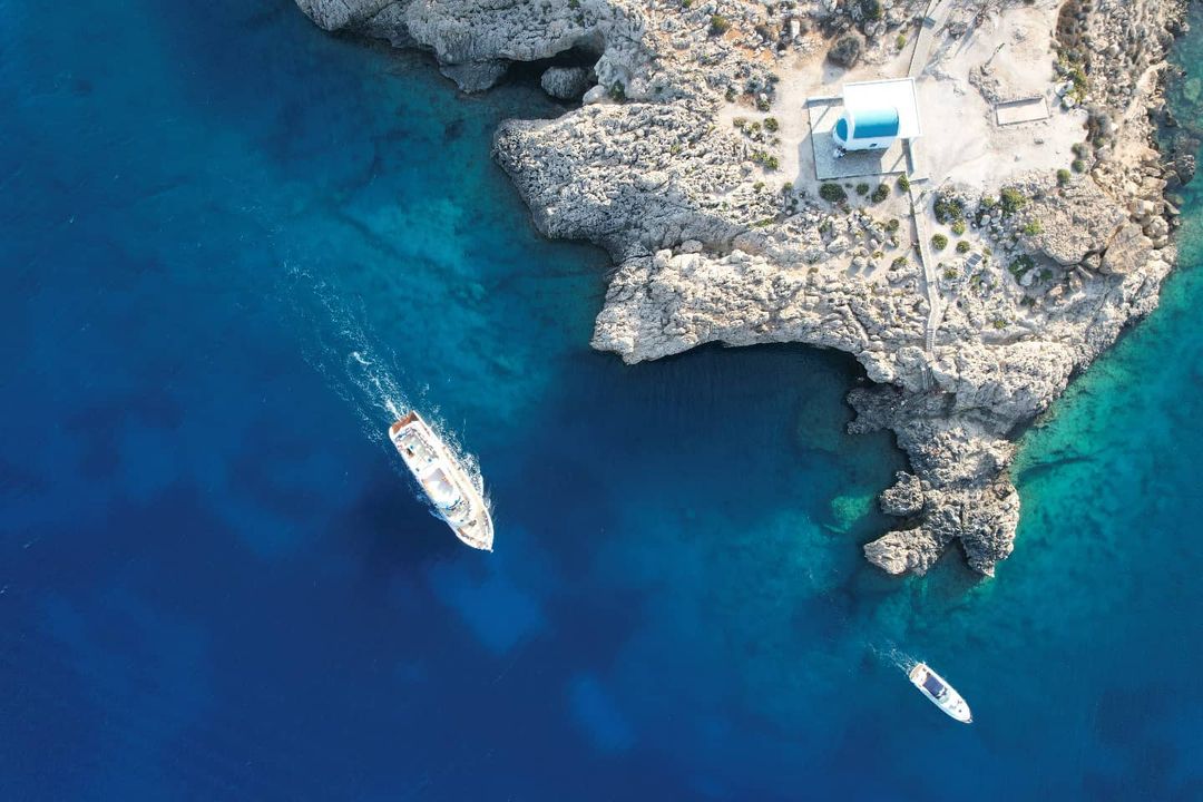 Cyprus4Holidays's tweet photo. Have you ever taken a boat ride at Cape Greco?

Here's a shot of the beautiful church of Agioi Anargiroi at Cape Greko from above 😍
 
📸 michalisppalis [IG]

#capegreco #Protaras #AyiaNapa #capogreco #travel #wanderlust #Cyprus4Holidays https://t.co/nW6OpJJ5wD