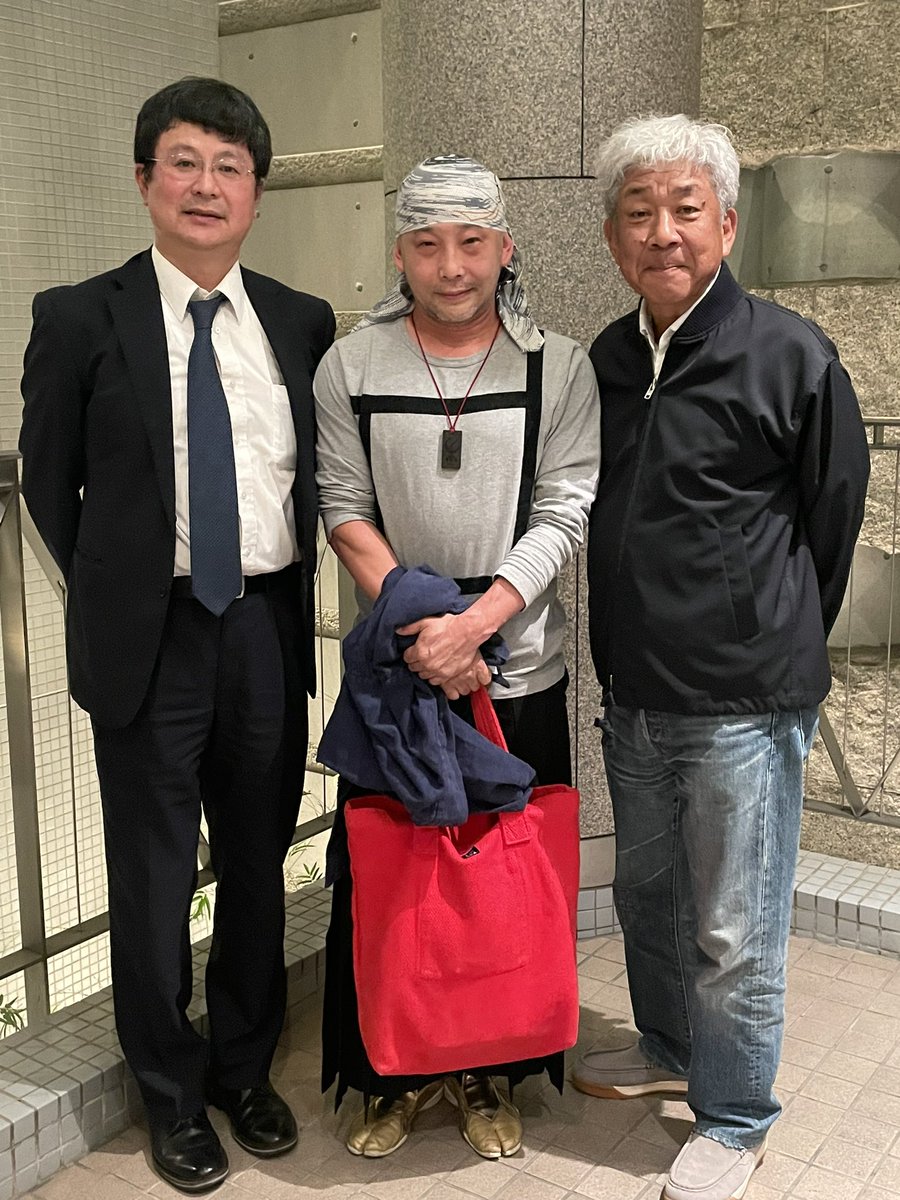 kamuitetsuro's tweet photo. 吉本興業の大﨑会長にお誘いいただき、たっぷりじっくりお話出来ました！
これからめちゃくちゃ楽しみ❗️
一歩ずつ、大義を胸に邁進します。

#日本発信
#吉本興業 
#剱伎衆かむゐ 
#codeofthesamurai https://t.co/gHHNO0nQLJ