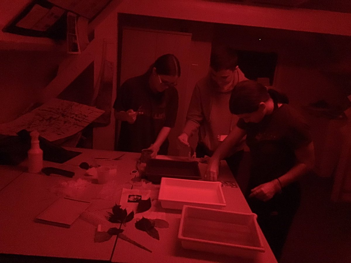 CHSArtDesign's tweet photo. Year 12 busy creating Chemigrams this afternoon in the darkroom, some awesome outcomes developing! (get it?!!) We even have some jazz playing along 🤘#looknormal https://t.co/eDWTVvmOlz