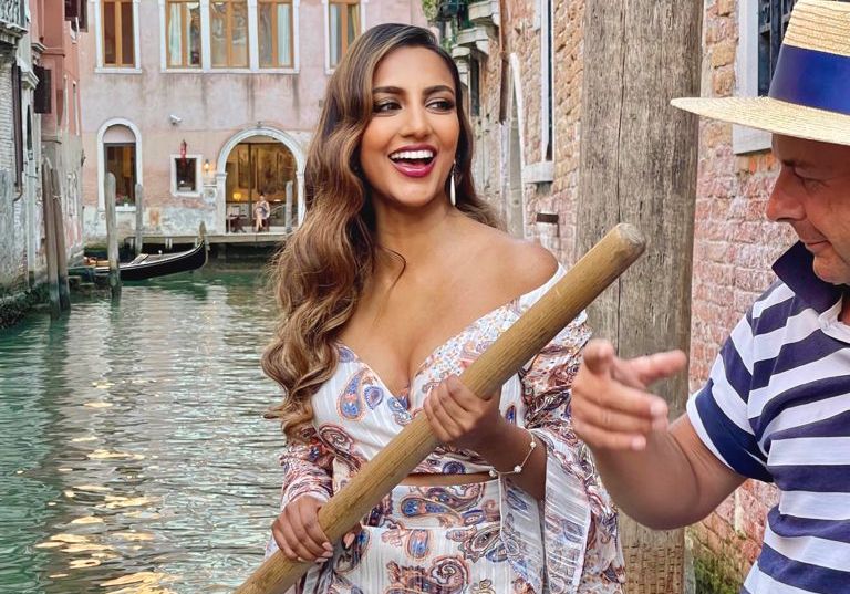 Singer and performer Avina Shah attended the prestigious Venice Film Festival absoluteindianews.com/bollywood/sing… @AvinaShah #VeniceFilmFestival #Bollywood